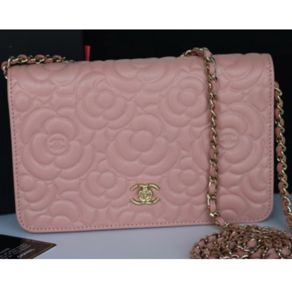 ISO Chanel camellia woc